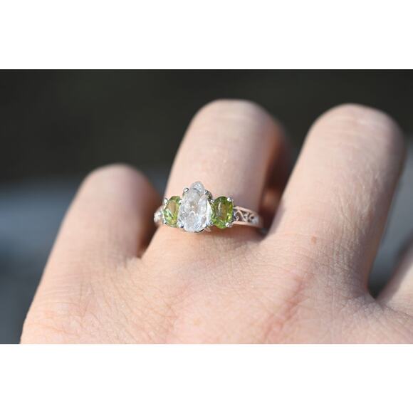Raw Peridot Engagement Ring Sterling Silver Size 3 4 5 6 7 8 9 10 11 12 - Picture 1 of 7